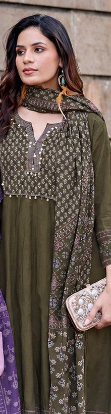 🌸 VASTRAL – Premium Rayon Printed Suit Set 🌸