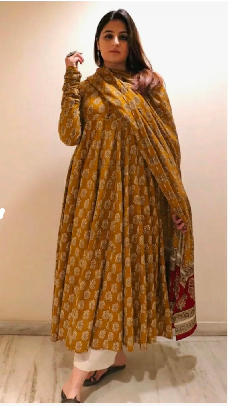 Anarkali Kurta Pant and printed Dupatta Set