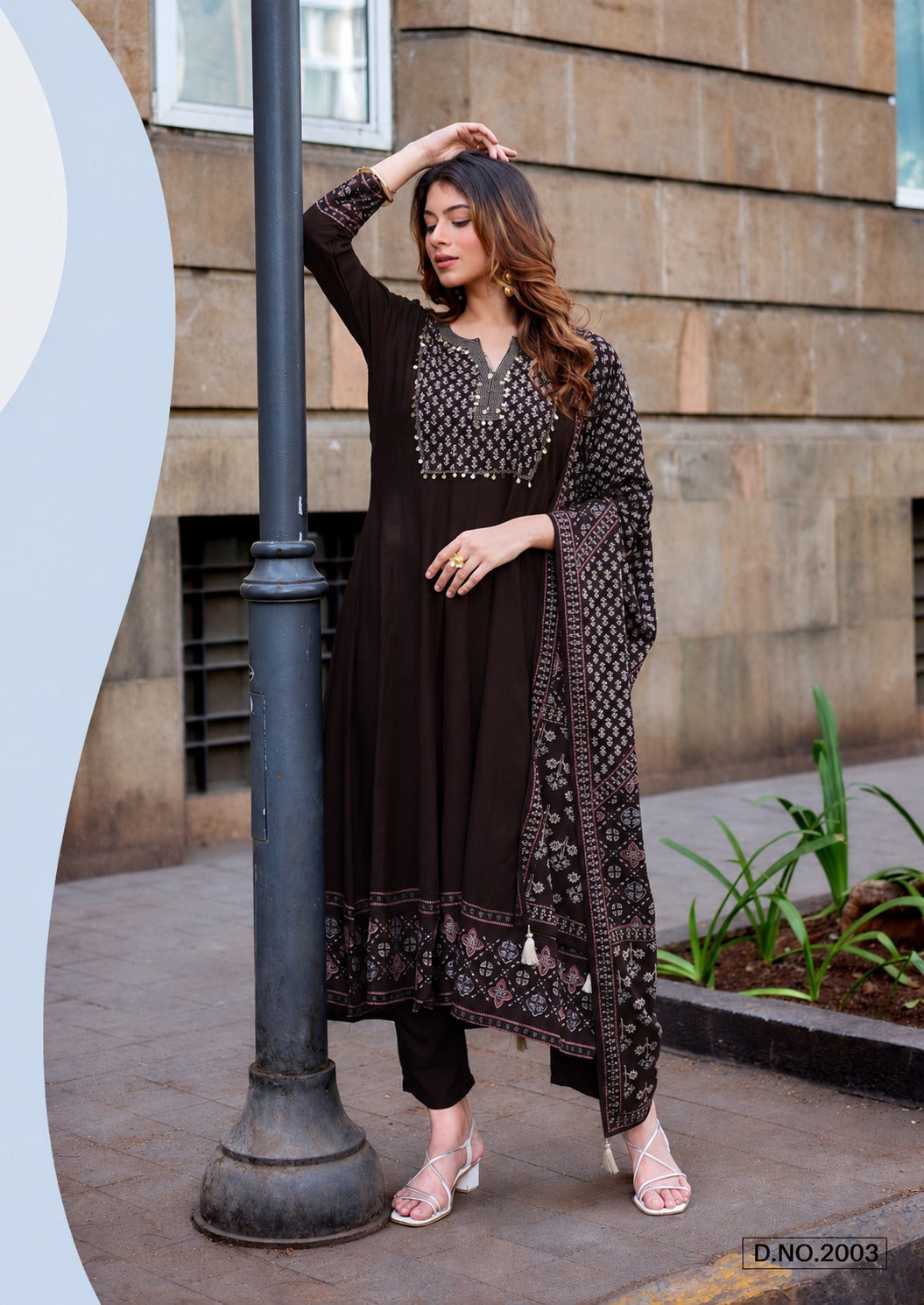 🌸 VASTRAL – Premium Rayon Printed Suit Set 🌸